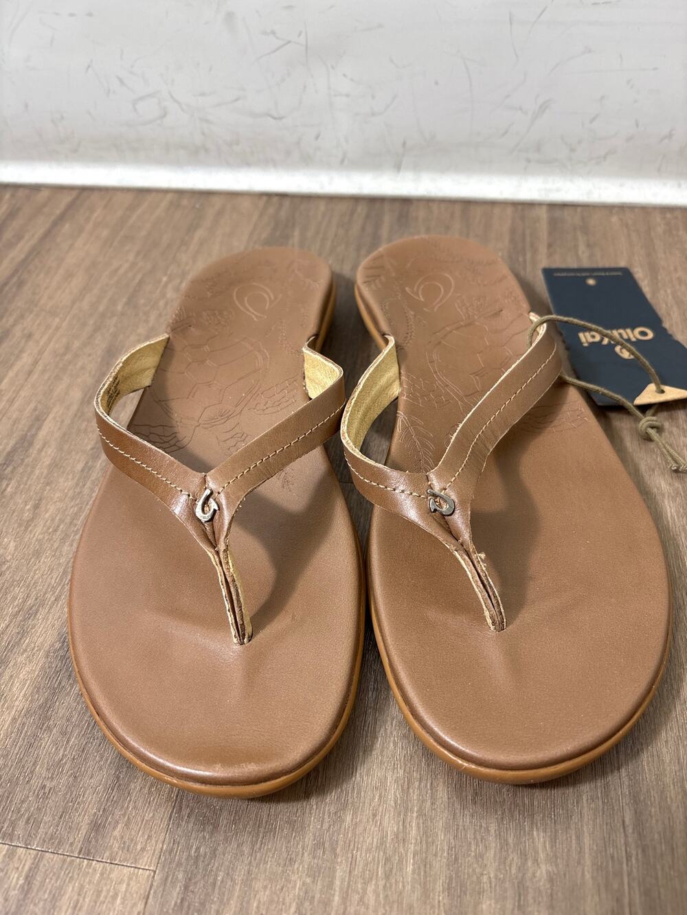 NWB Olukai Honu Tan Leather Flip Flops Sz 8W